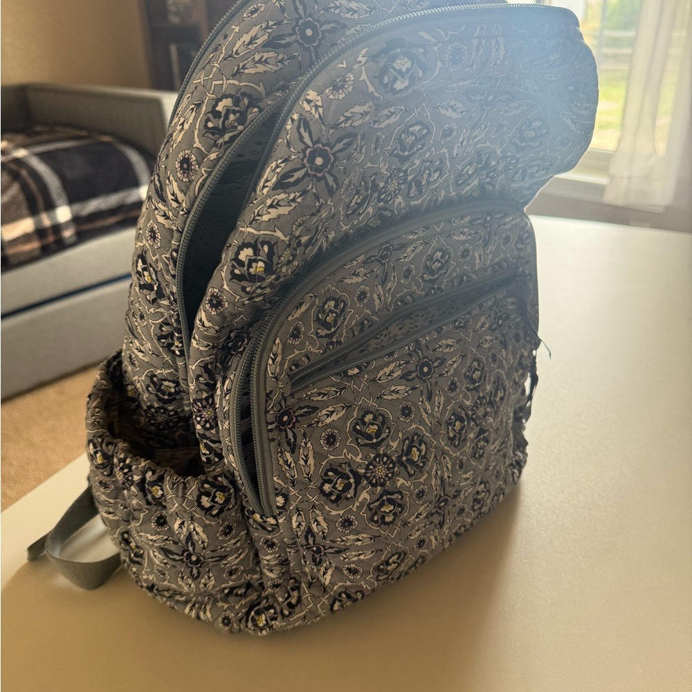 Stylish Gray Quilted Backpack - image 2